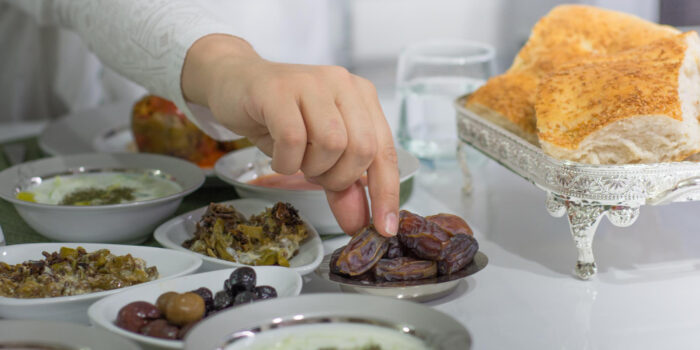oruç tutmak kime farz